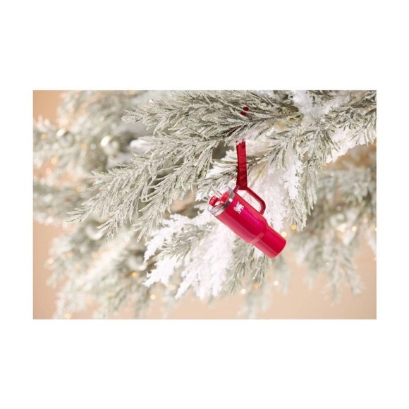 STANLEY x  E.L.F MINI QUENCHER ORNAMENT KEYCHAIN RED DELICIOUS NIB Limited edit - Picture 4 of 9